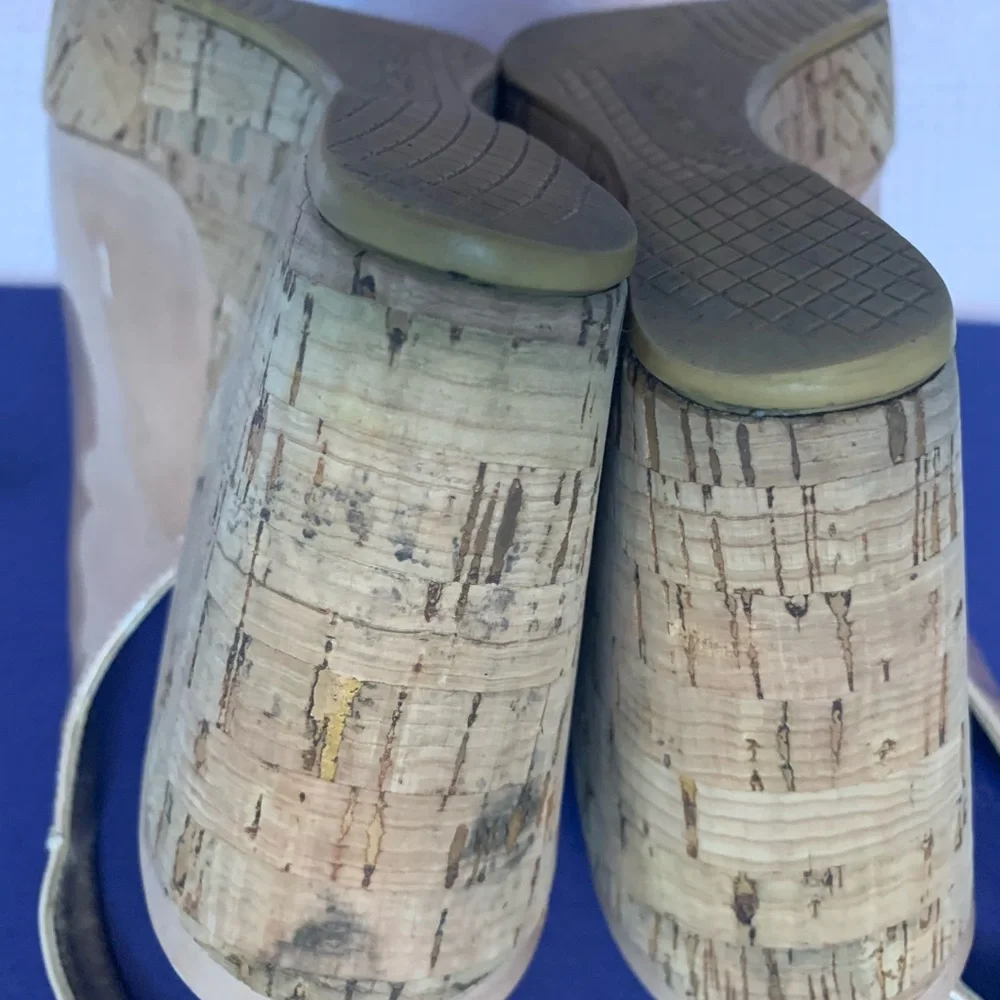 Stuart Weitzman Jean Patent Wedge Sandals - Picture 10 of 13